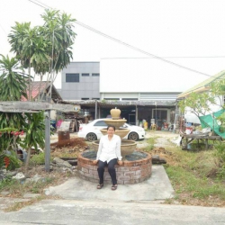 ที่ดินเปล่าถมแล้วสร้างบ้านได้เลยอยู่ในหมู่บ้าน ซอยวัดบางเสาธง เนื้อที่ 50 ตรว. ข้างหลังที่เปล่าเป็นโรงงาน