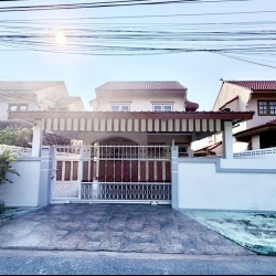 บ้านเดี่ยวติดริมน้ำ หมู่บ้านเมืองเอก